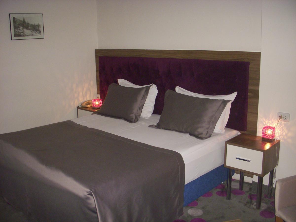 Mustafakemalpaşa Hande Hotel מראה חיצוני תמונה