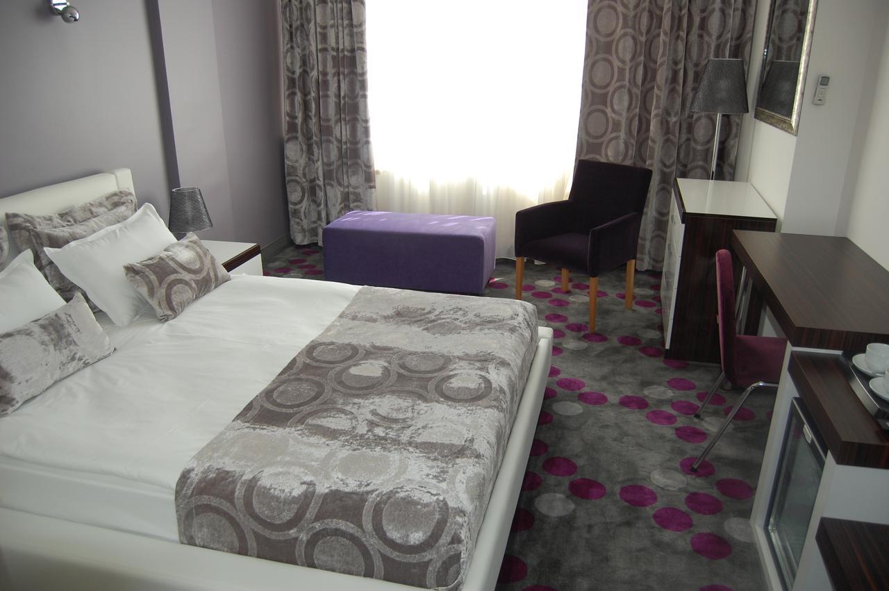 Mustafakemalpaşa Hande Hotel מראה חיצוני תמונה
