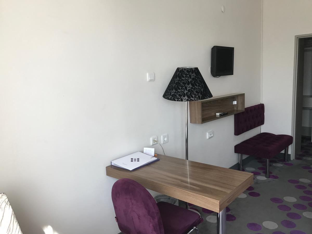 Mustafakemalpaşa Hande Hotel מראה חיצוני תמונה