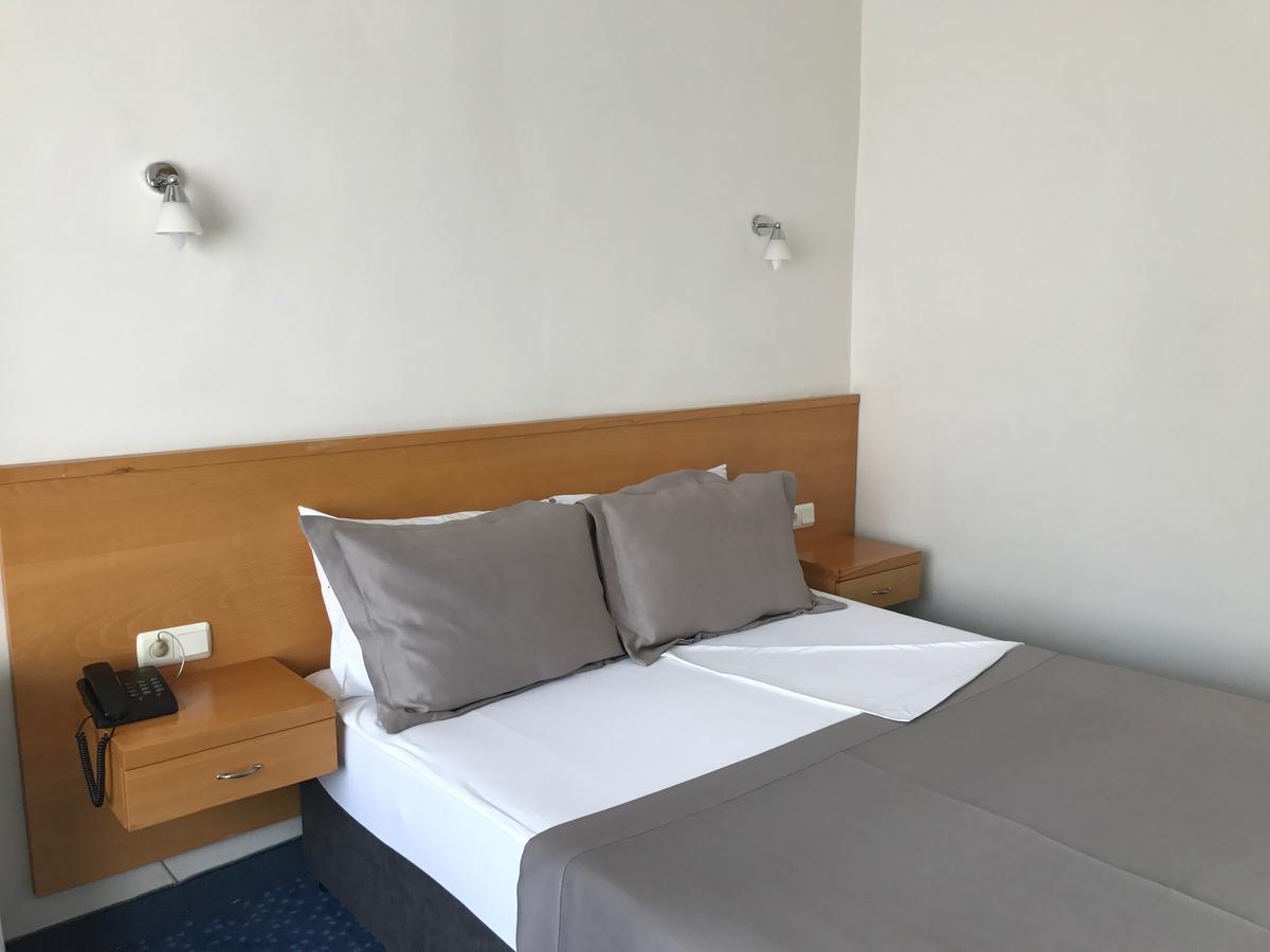 Mustafakemalpaşa Hande Hotel מראה חיצוני תמונה