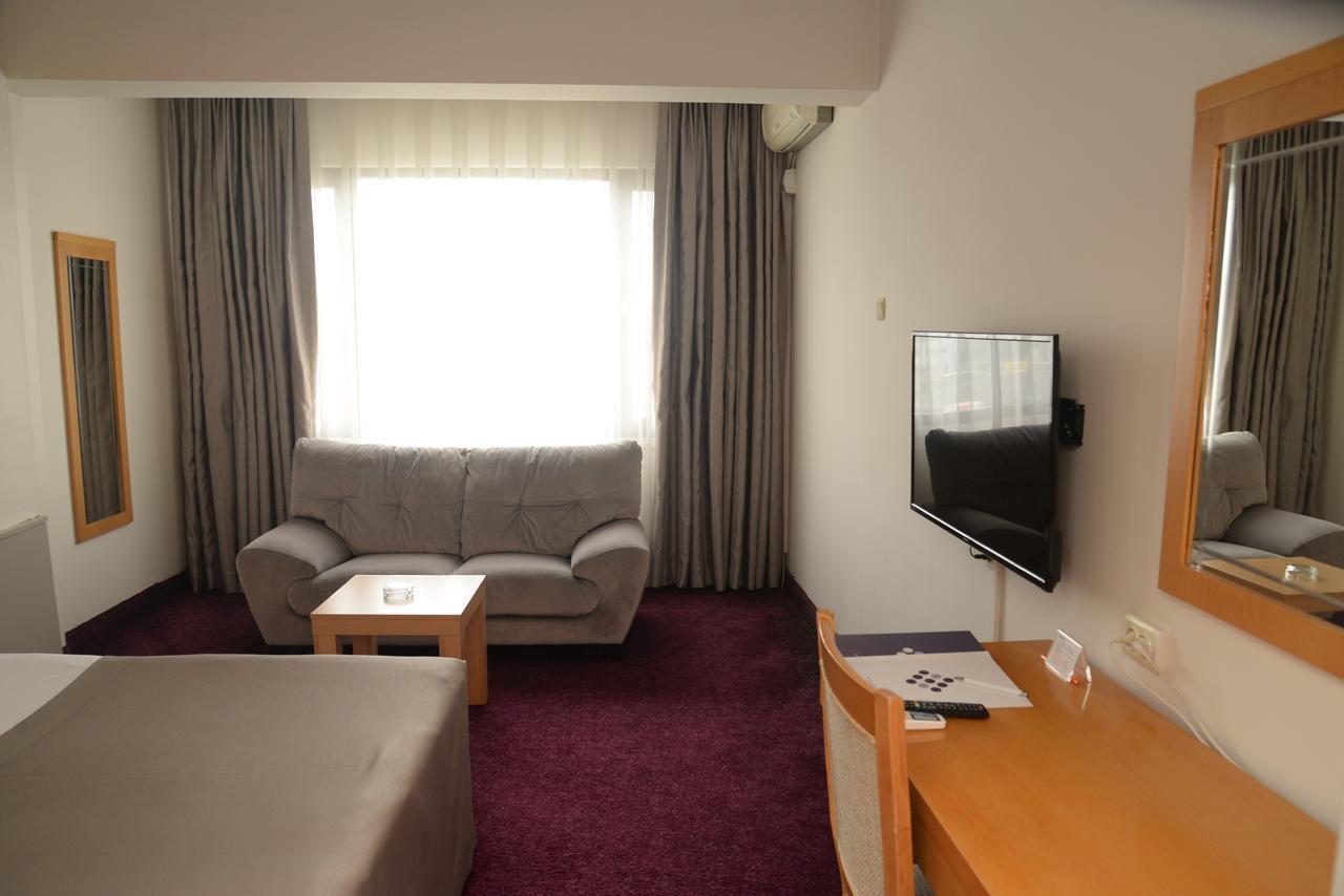 Mustafakemalpaşa Hande Hotel מראה חיצוני תמונה